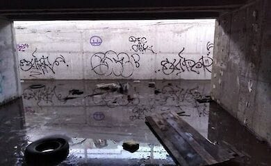 У Києві на Мінському масиві затопило підземний перехід