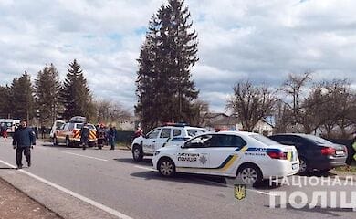 На Прикарпатье автомобиль врезался в рейсовый автобус. Есть погибшие