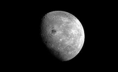 Космічний корабель NASA "Orion" зробив фото зворотного боку Місяця