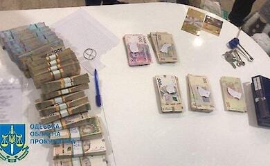 На Одещині посадовця міськради викрили на хабарі